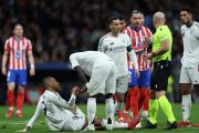 开云体育中国-马德里德比惨败，球迷心情低落