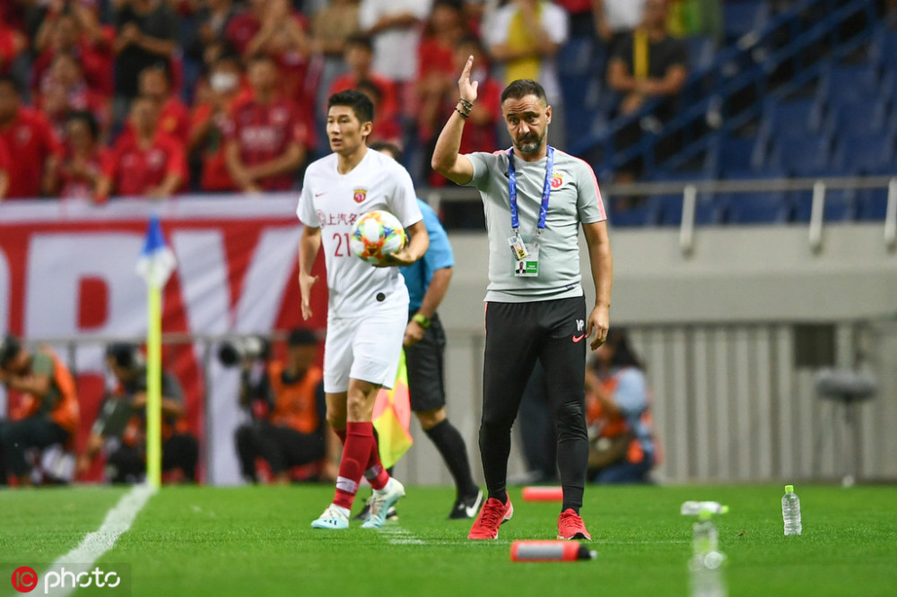 总冠军卫冕冠军遭遇麻烦，主场劣势难以逆转