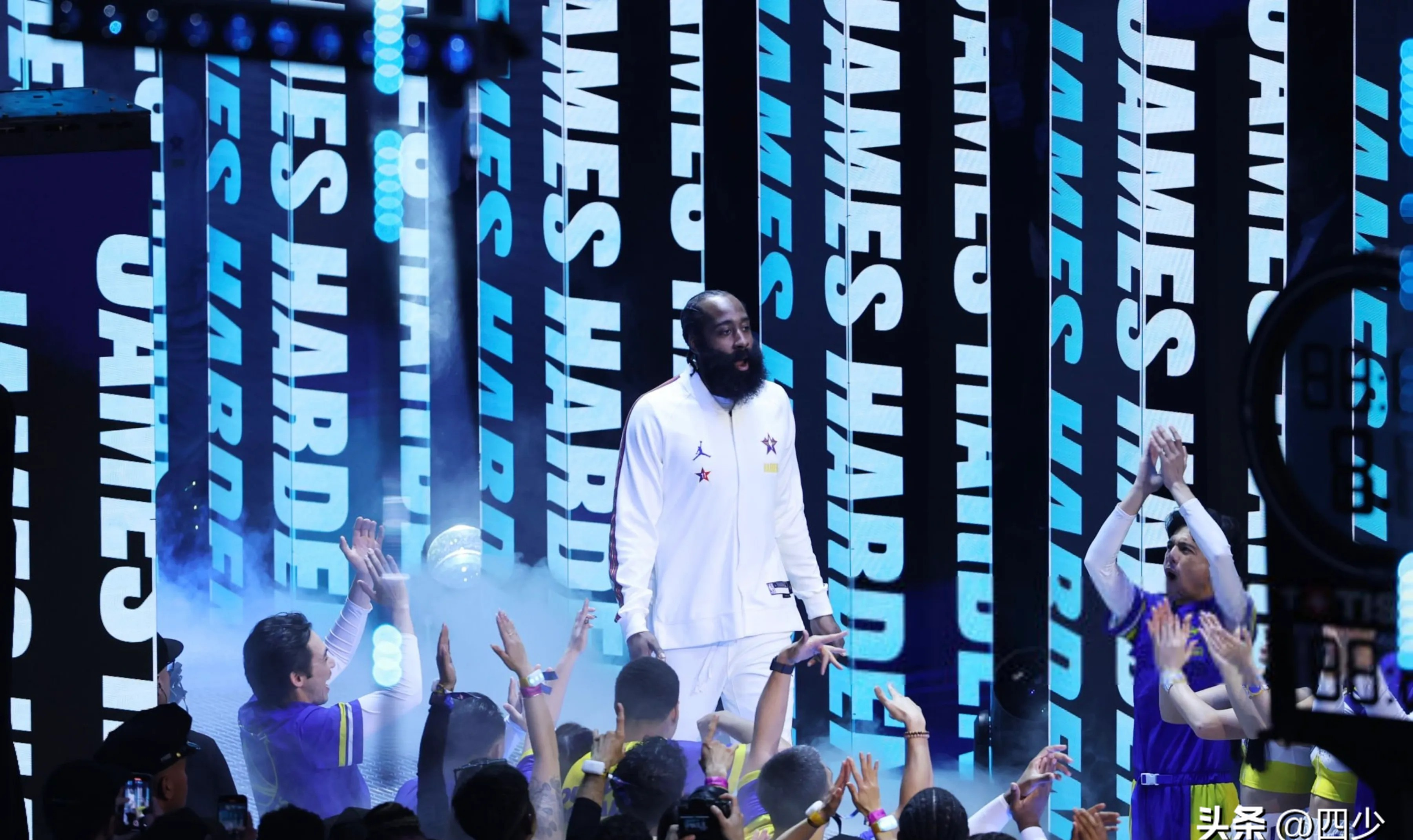 包含雄鹿力压快船，主场胜利稳定排名的词条