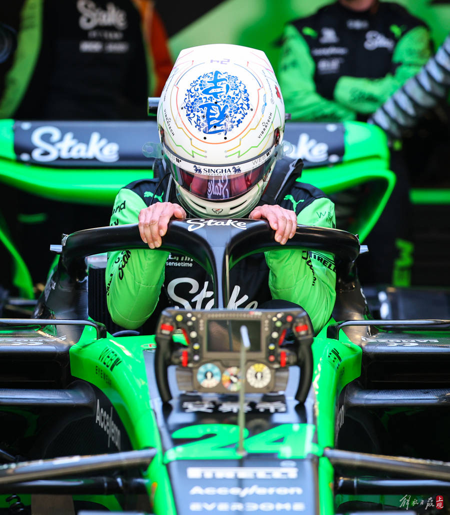 包含雷诺车队力克阿斯顿马丁，佩雷兹关键制胜的词条