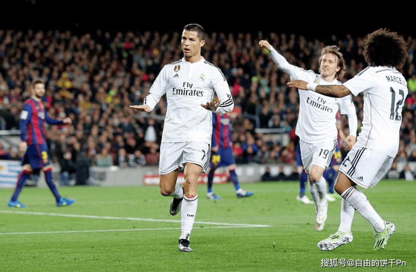 德国横扫罗马,C罗点燃赛场 德国横扫罗马,C罗点燃赛场