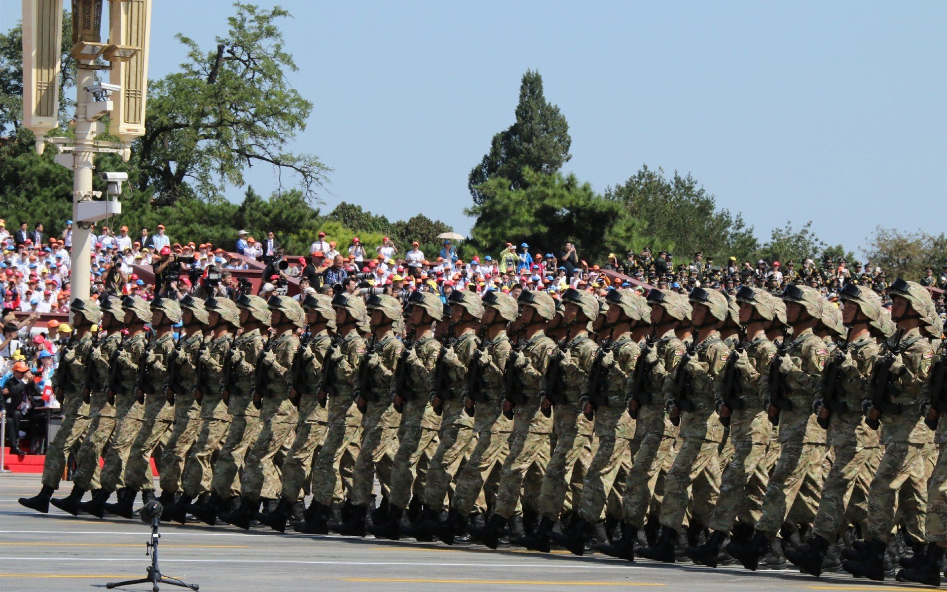 极速史诗,迪亚斯揭幕战破纪录,新赛季王座之争烽烟骤起
